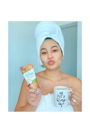 مقشر للوجه والجسم بخلاصة القهوة وجوز الهند 170 غم من ستيفز St Ives Energizing Scrub 