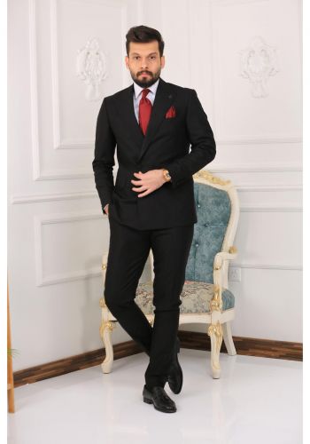 بدلة رجالية باللون الاسود
