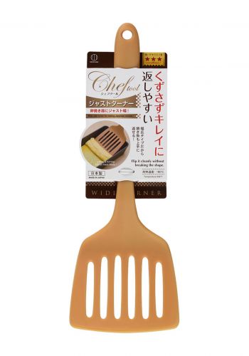 ملعقة طهي الطعام بيجية اللون من كوكوبو Kokubo Tool Wide Turner Beige