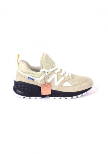 حذاء رياضي صحراوي اللون من New Balance