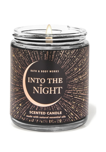 شمعة عطرية 198غم  برائحة توت من باث اند بدي وركس Bath And Body Works scented candle 
